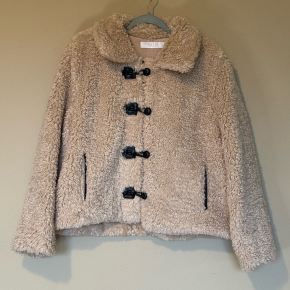 ASTR THE LABEL Women Miley Faux Sherpa Teddy Jacket Cream Tan Brown NWT Large - Picture 2 of 10